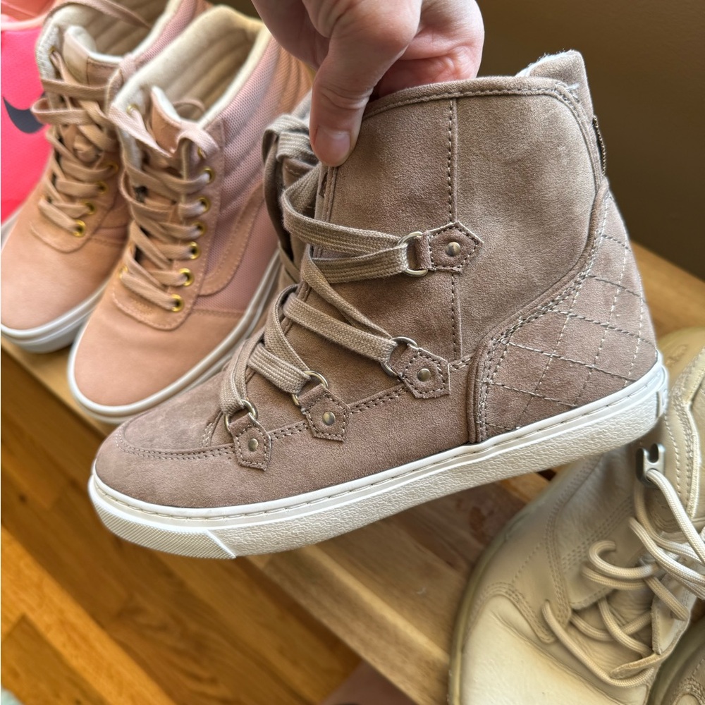 Guess Women's Tan Ankle Boots